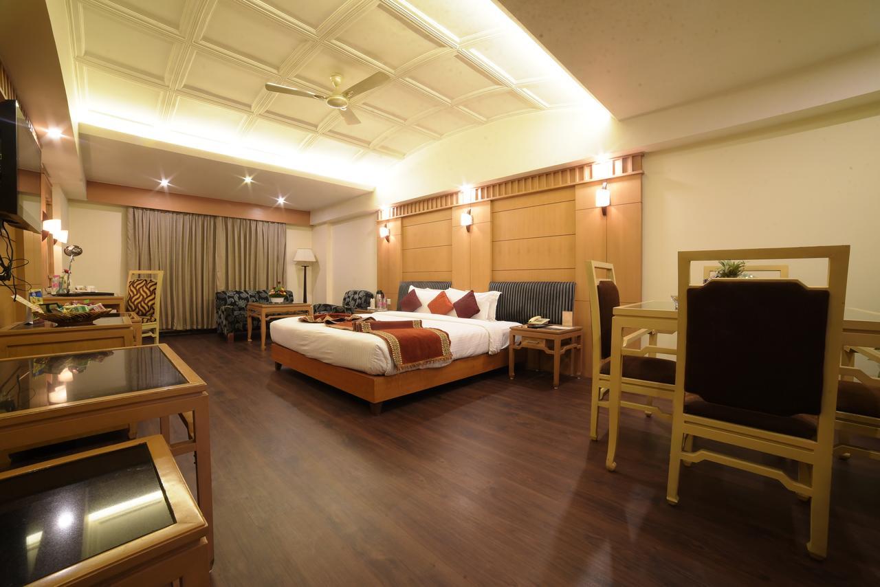 Hotel Babylon Inn Rāipur Exterior foto